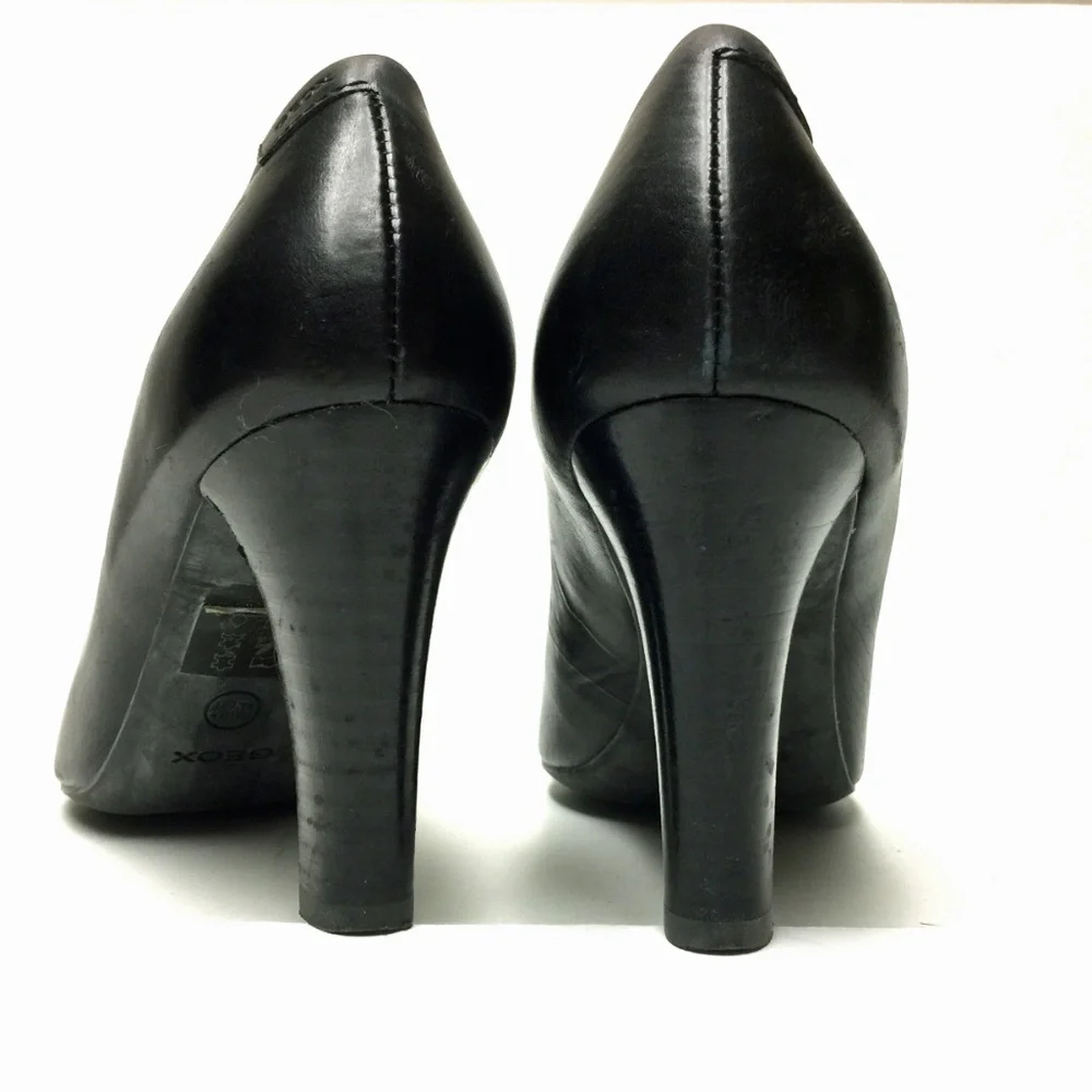 GEOX Respira Classic‎ Leather Pumps